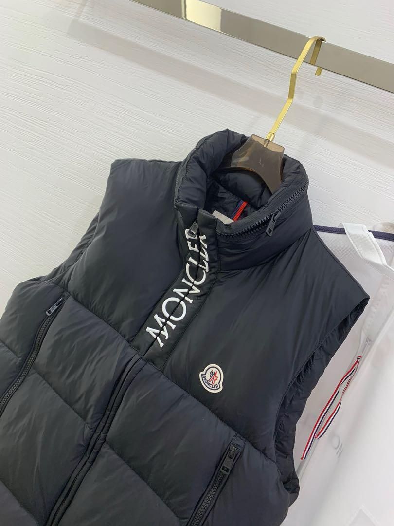 MONCLER ブラック ダウンベスト サイズ7 MONCLER 25SSモデル モンクレール BARTHE ワッペン付き ライト