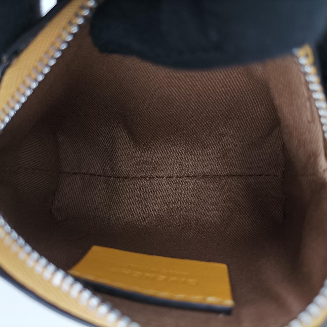 ジバンシーGivenchyアンティゴナイエローレザー GA