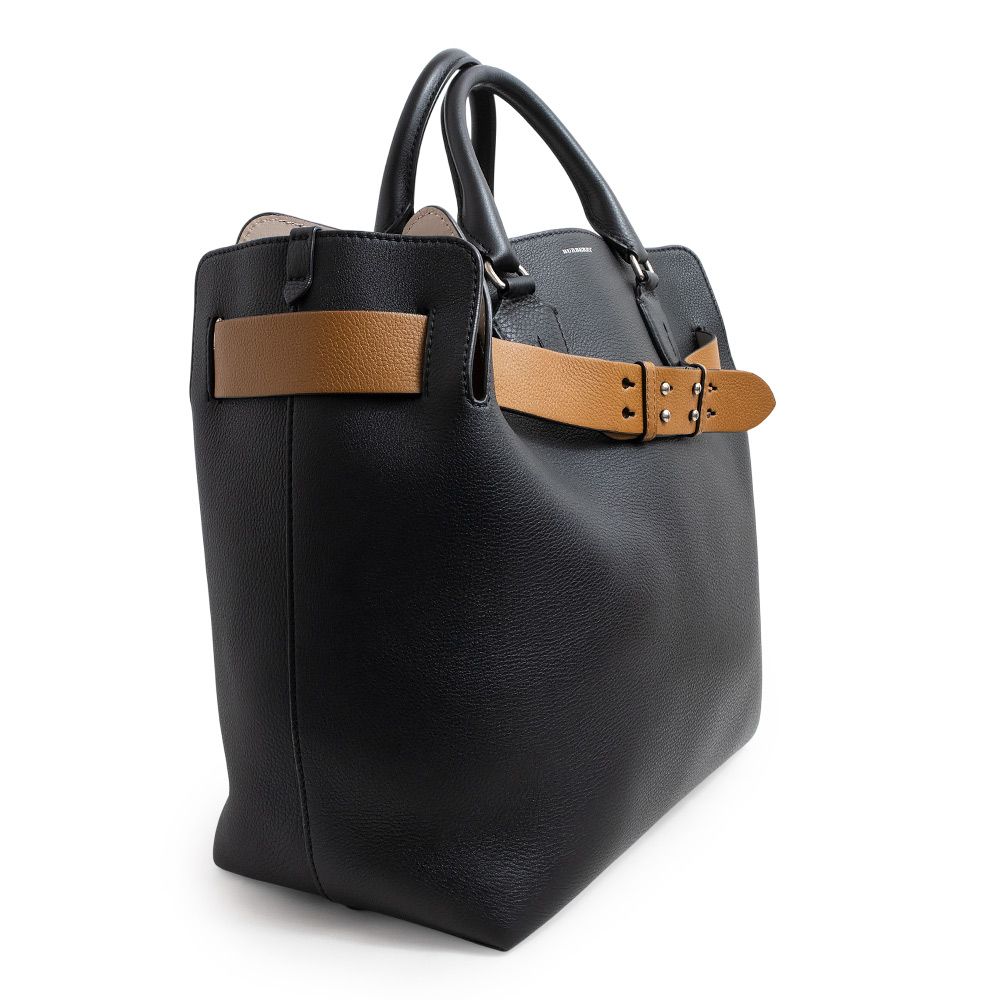 BURBERRY ハンドバッグ 黒 レザー Burberry~バーバリー・レザーハンドバッグ【黒】 - メルカリ