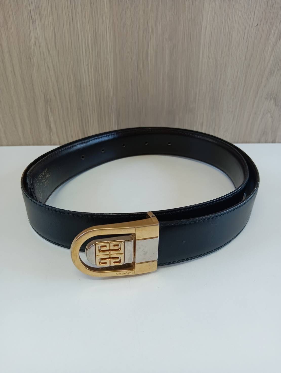 美品 GIVENCHY ヴィンテージ ヌバック レザー ベルト ロゴ スタッズ 美品 オールドグッチ ☆ ヴィンテージ GG柄 レザー ベルト 65/25
