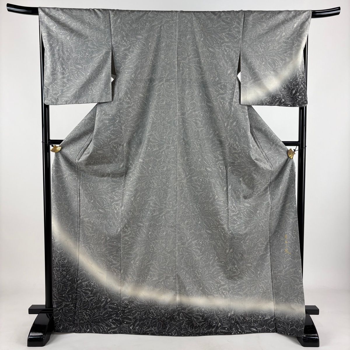 付下げ 身丈171.5cm 裄丈68.5cm L 袷 大島紬地 証紙 葉柄 ぼかし 灰色 正絹