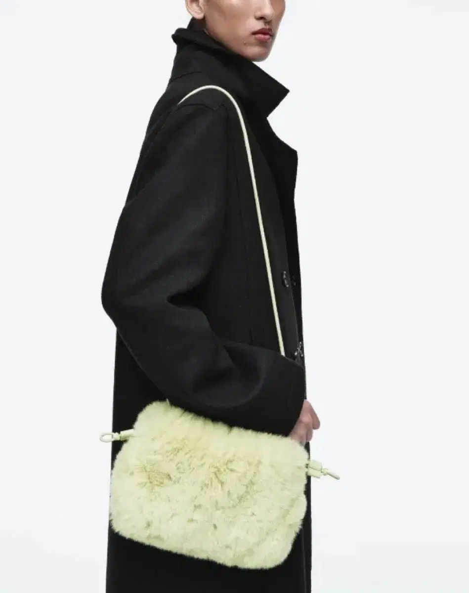 COS コス カヴァテッリ ミニ クラッチバッグ ペイルグリーン