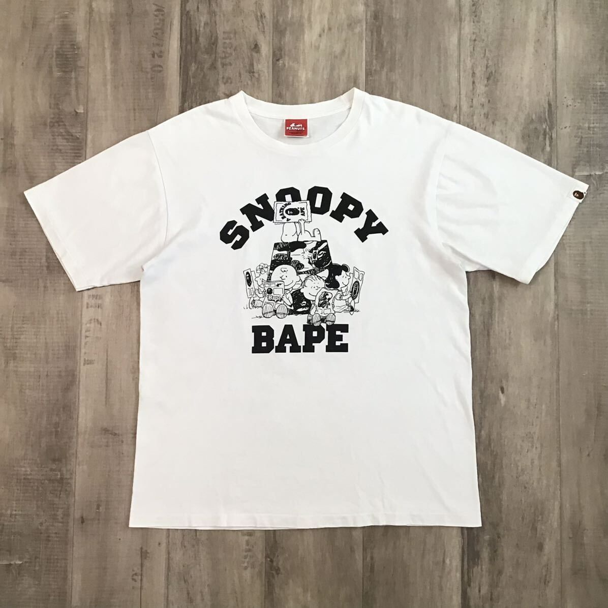 SNOOPY × BAPE Tシャツ Lサイズ a bathing ape スヌーピー ピーナッツ peanuts エイプ ベイプ アベイシングエイプ  - メルカリ