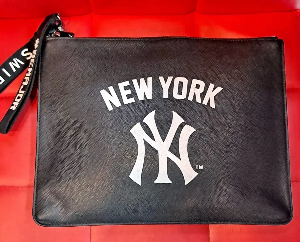 新品未使用 ヤンキース エナメルバッグ MLB 尽くせ