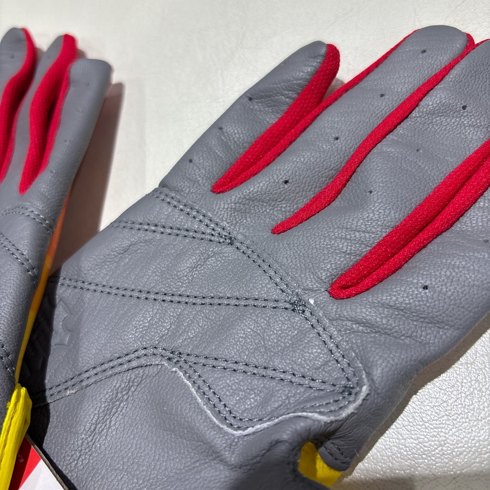 田村　実物　バッティング手袋 Amazon.co.jp: Easton 社製 バッティンググローブ ハイパー