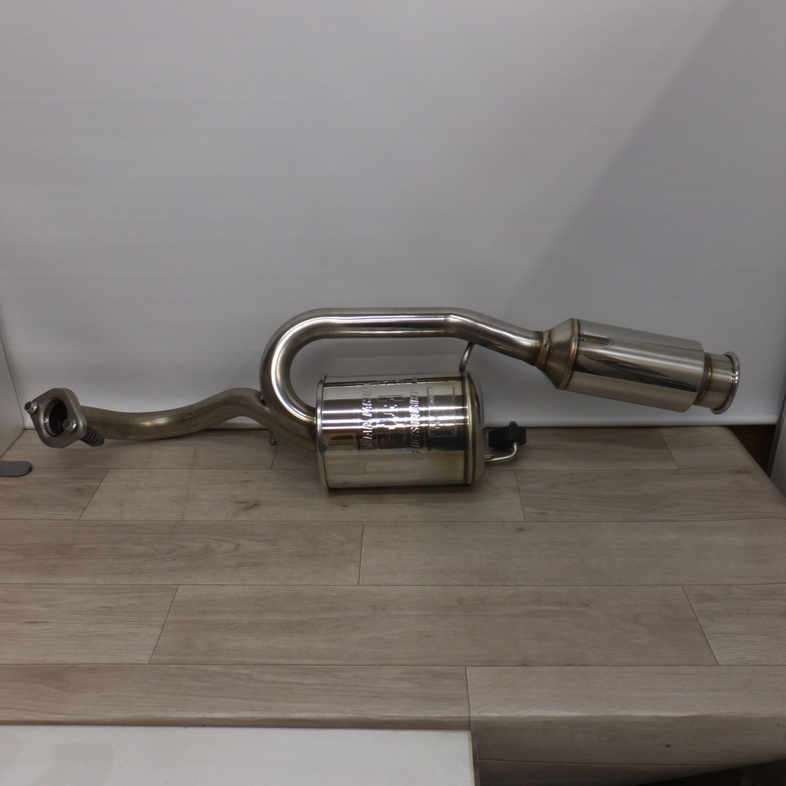 岐阜発 キレイ 藤壷技研 フジツボ FUJITSUBO トヨタ アクア G s NHP10 オーソライズ マフラー A-R 1NZ-1LM