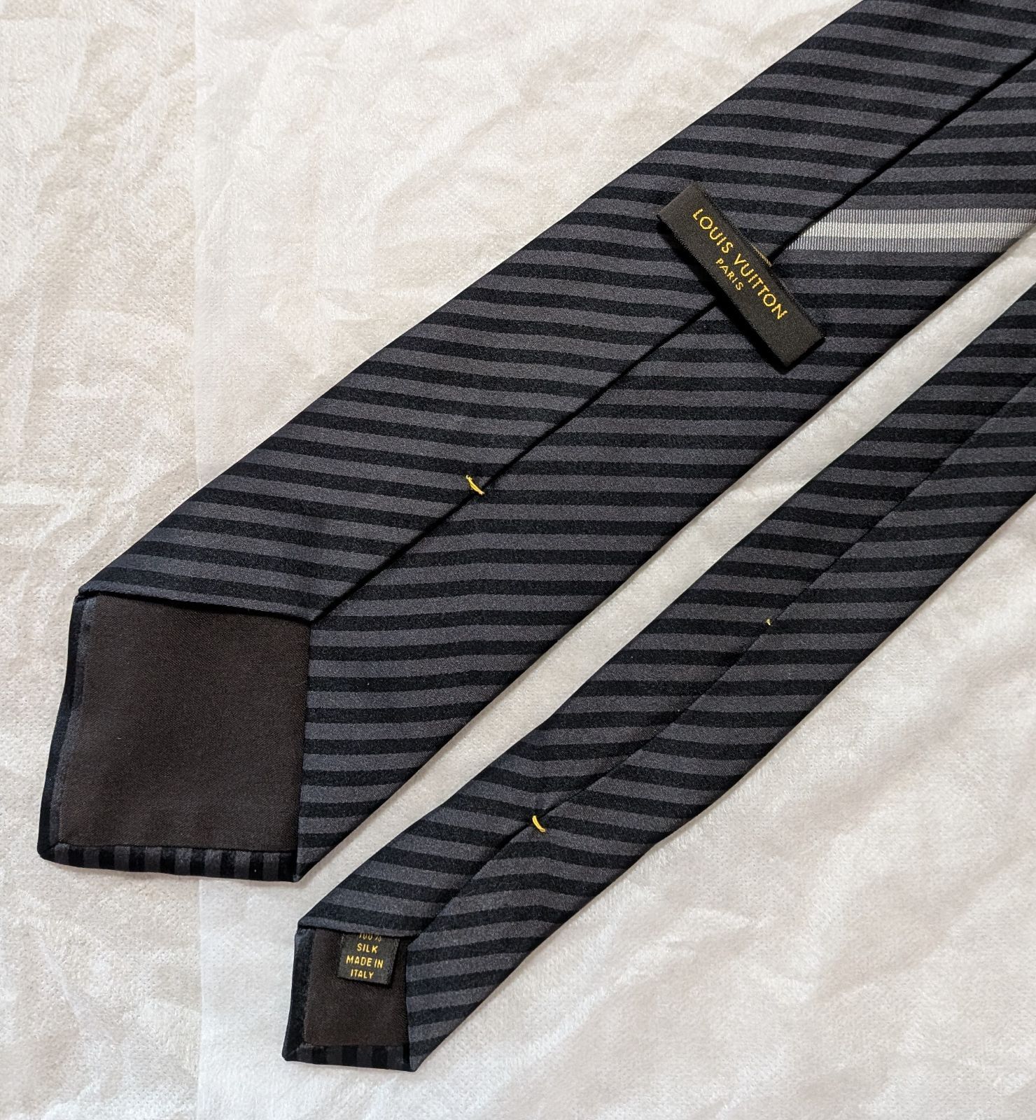 美品 LOUIS VUITTON ルイヴィトン】グレー×ストライプ ネクタイ