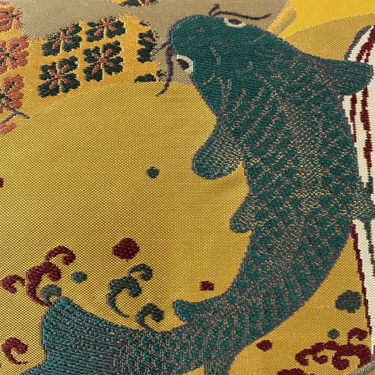 袋帯 美品 秀品 落款 冊子 鯉 刺繍 箔 山吹茶色 お太鼓柄 正絹 【中古 