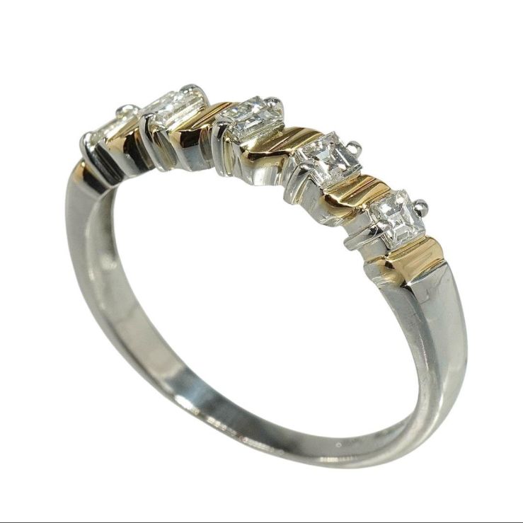 バゲットカットダイヤモンド 指輪