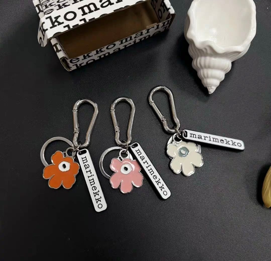 フィンランド Marimeko Kioski Uniko マルチカラー小花