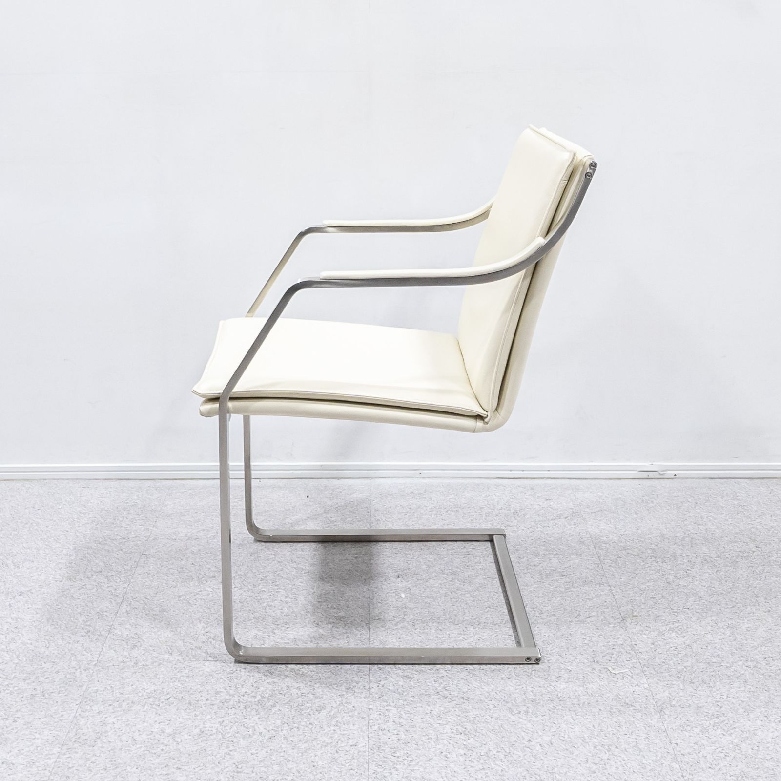 中古品】Walter Knoll ウォルター ノル Rudolf Bernd Glatzel Armchair ルドルフ ベルント グラッツェル  アーム チェア ダイニング チェア レザー ホワイト - メルカリ