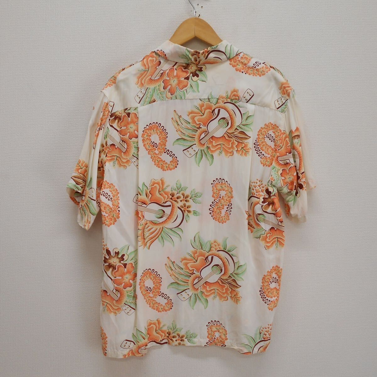 SUN SURFアロハシャツMACINTOSH UKULELE 美品 楽天市場】SUN SURF サンサーフ シャツ サイズ:M 21SS