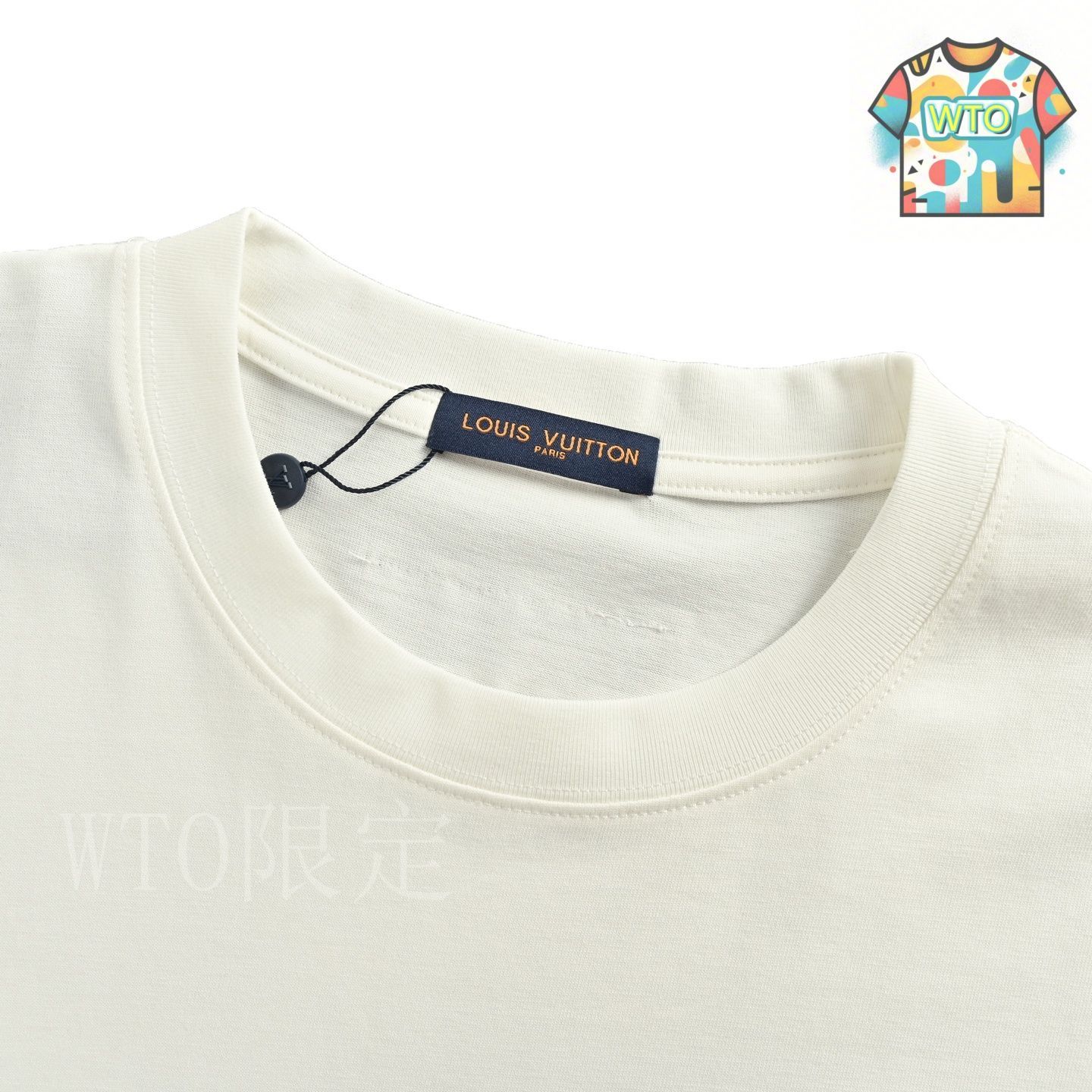個性が光る☆【LOUIS VUITTON】刺繍入りTシャツ 今日特価】Louis Vuitton 25ss レッドレター刺繍半袖-1 - メルカリ