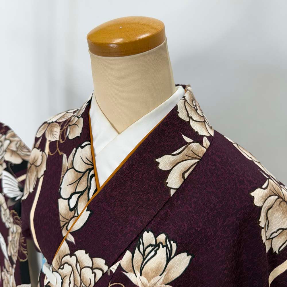 2尺袖 NICOLE ポリエステル着物 袴用 刺繍 紋意匠 2尺袖 ブランド ポリエステル着物 NICOLE 牡丹に蝶 袴向き