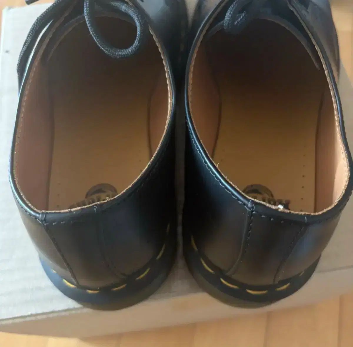 DR. MARTENS
