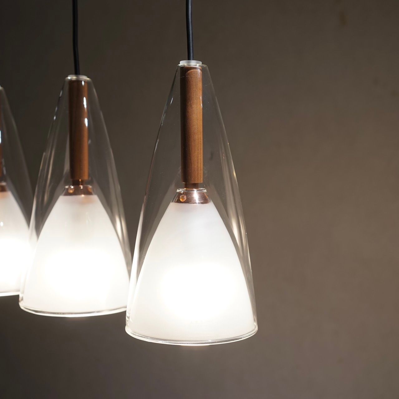 ウォールナット ガラス