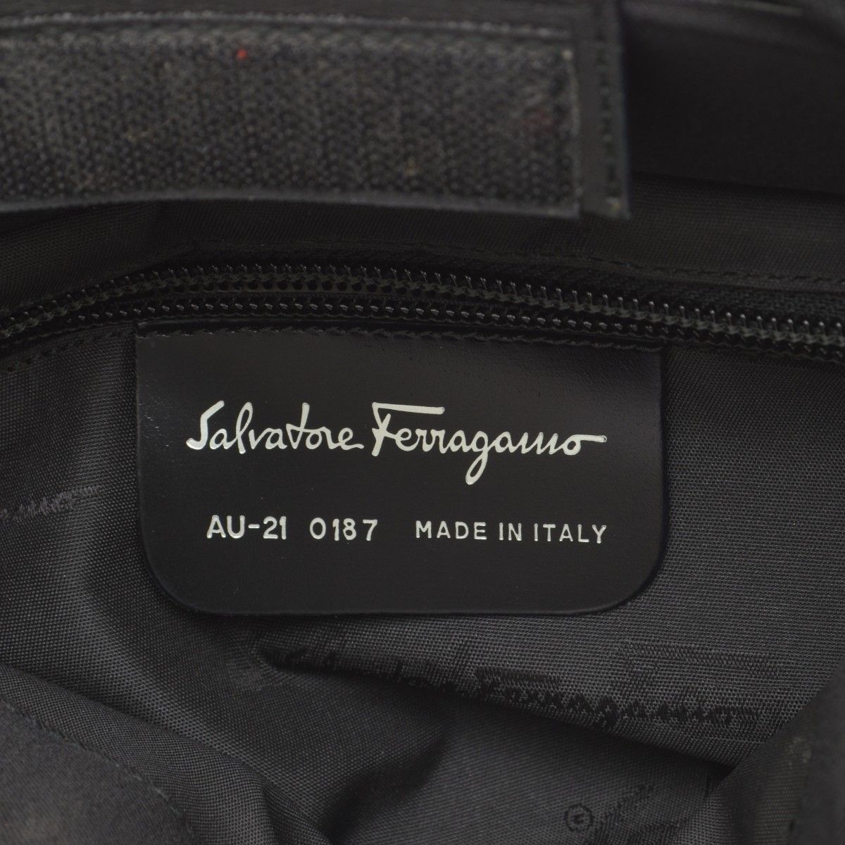 SalvatoreFerragamo】2WAY AU-21 0187ハンドバッグ - メルカリ