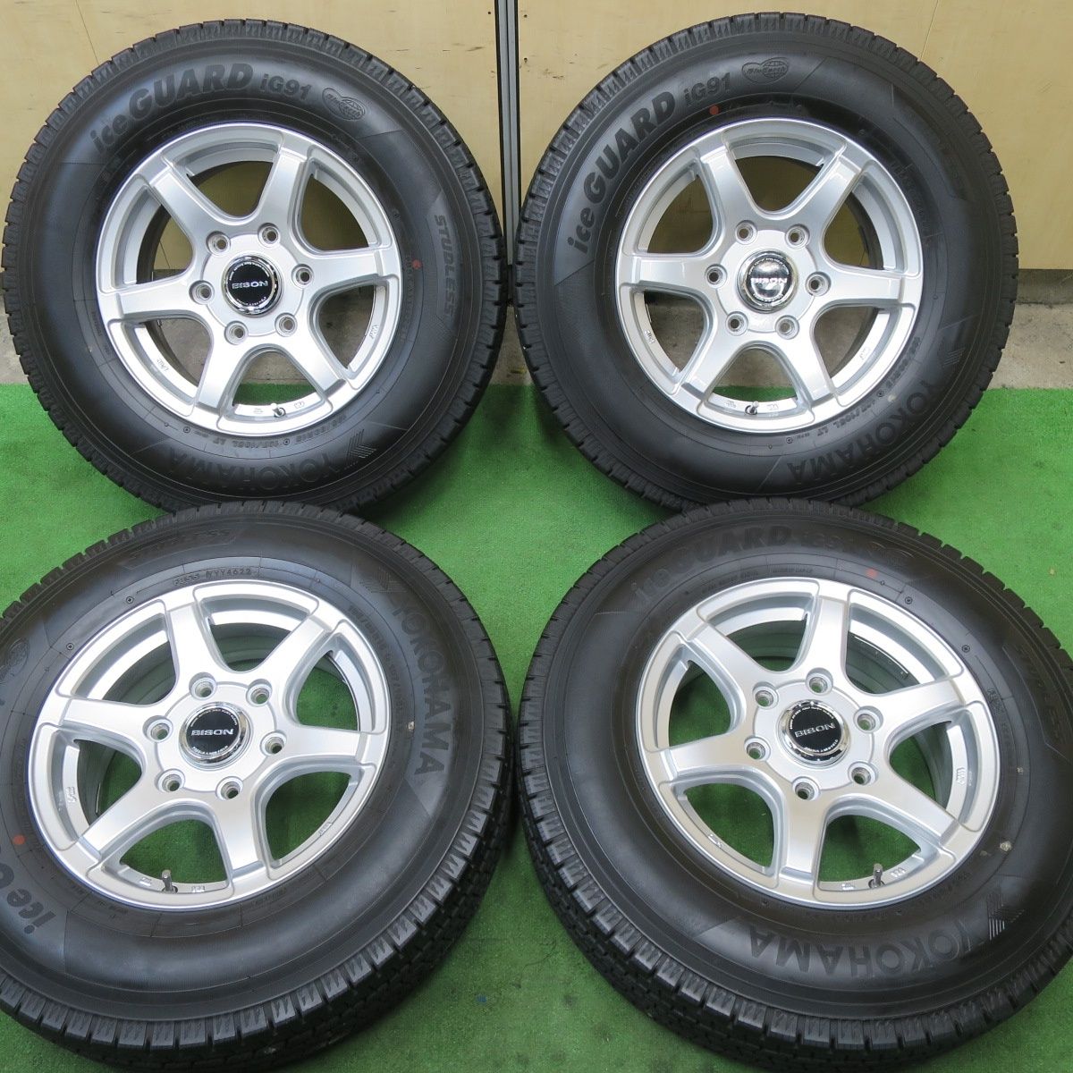バリ溝！22年！キレイ！9.5分☆スタッドレス 195/80R15 107/105L 