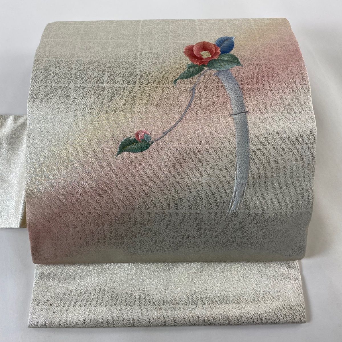 名古屋帯 美品 優品 椿 花器 刺繍 金糸 銀色 正絹 【中古