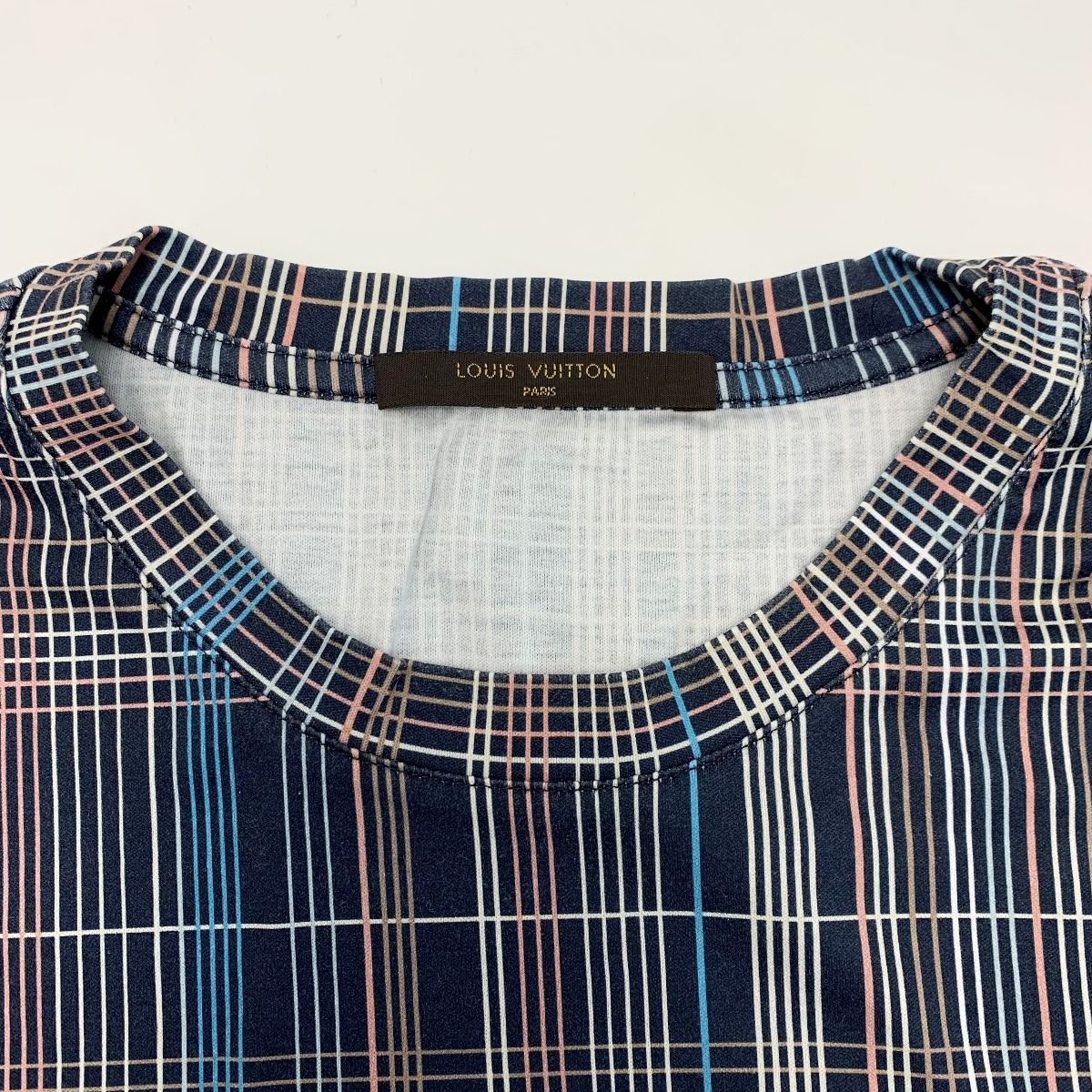 送料無料，SALE ☆☆ LOUIS VUITTON ルイヴィトン RM172 DPD HDY77W ネイビー メンズ衣料 Tシャツ 傷や汚れあり