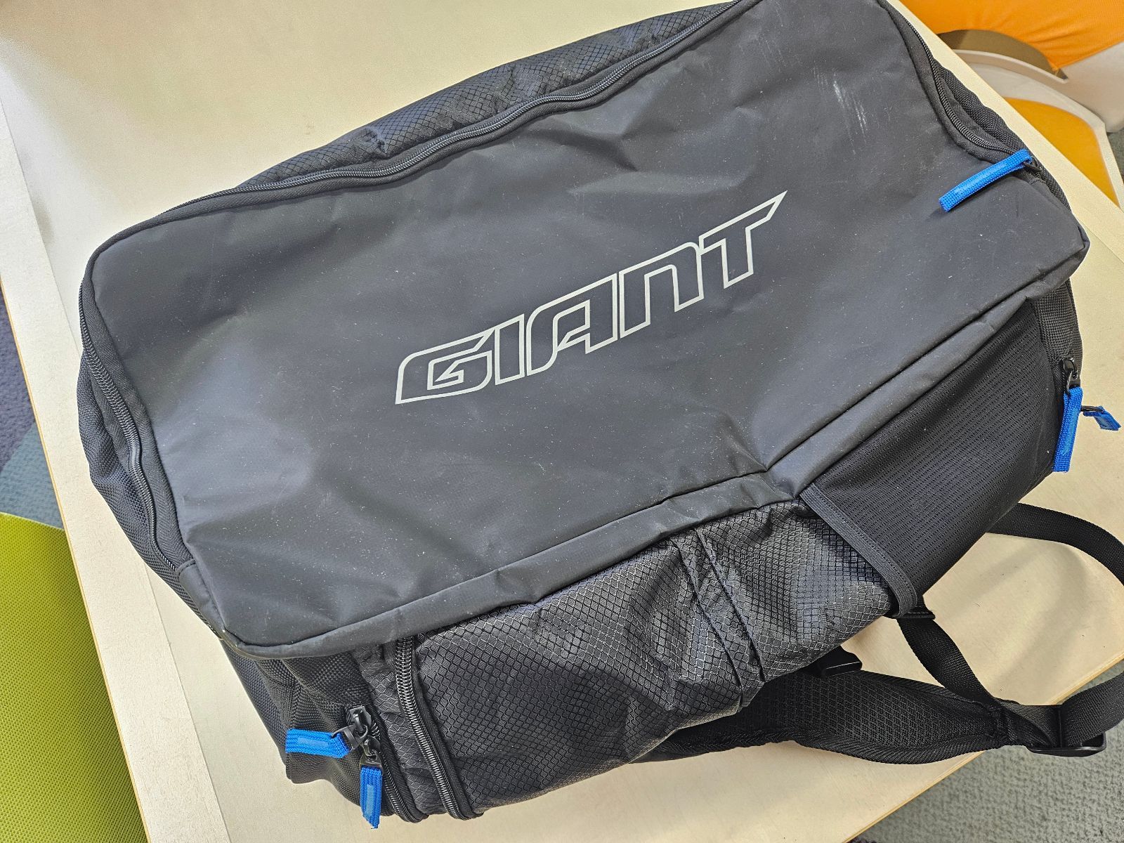 □ 美品!! GIANT SHADOW GEAR BAG ジャイアント バッグ 大容量 シャドウギアバッグ サイクリングツアー トライアスロン ロード  - メルカリ