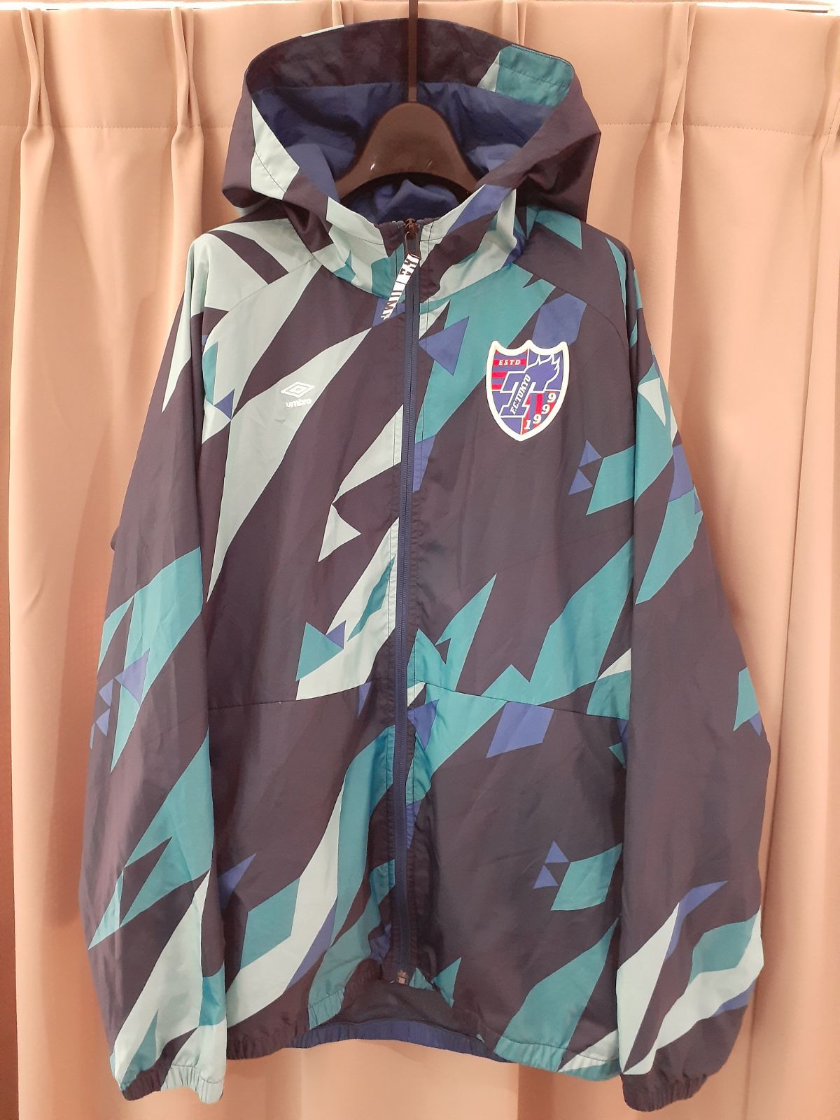 UMBRO アンブロ 2020年 FC東京 アンセムジャケット M - メルカリ