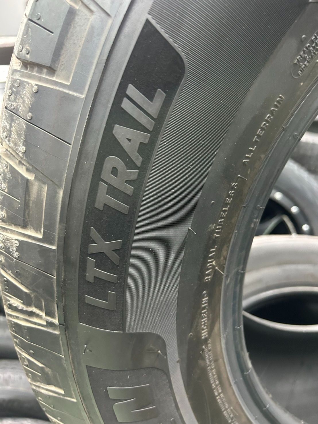 MICHELIN 265/70R18 LTX TRAIL 4本ランクル新車外し Michelin