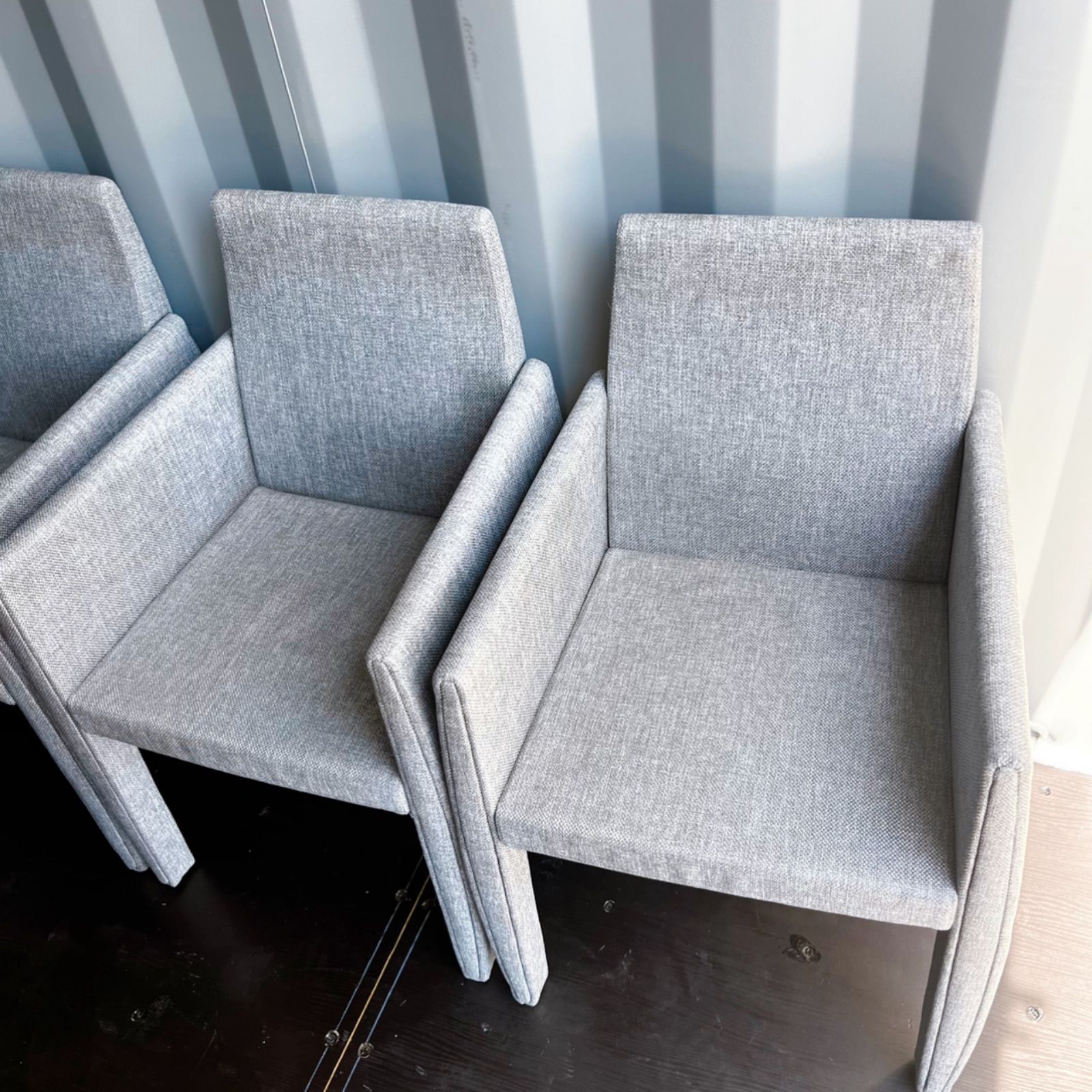 取付無料！アルフレックス FE エフィー グレーファブリックダイニングチェア４脚 取付無料！アルフレックス FE エフィー グレーファブリックダイニング