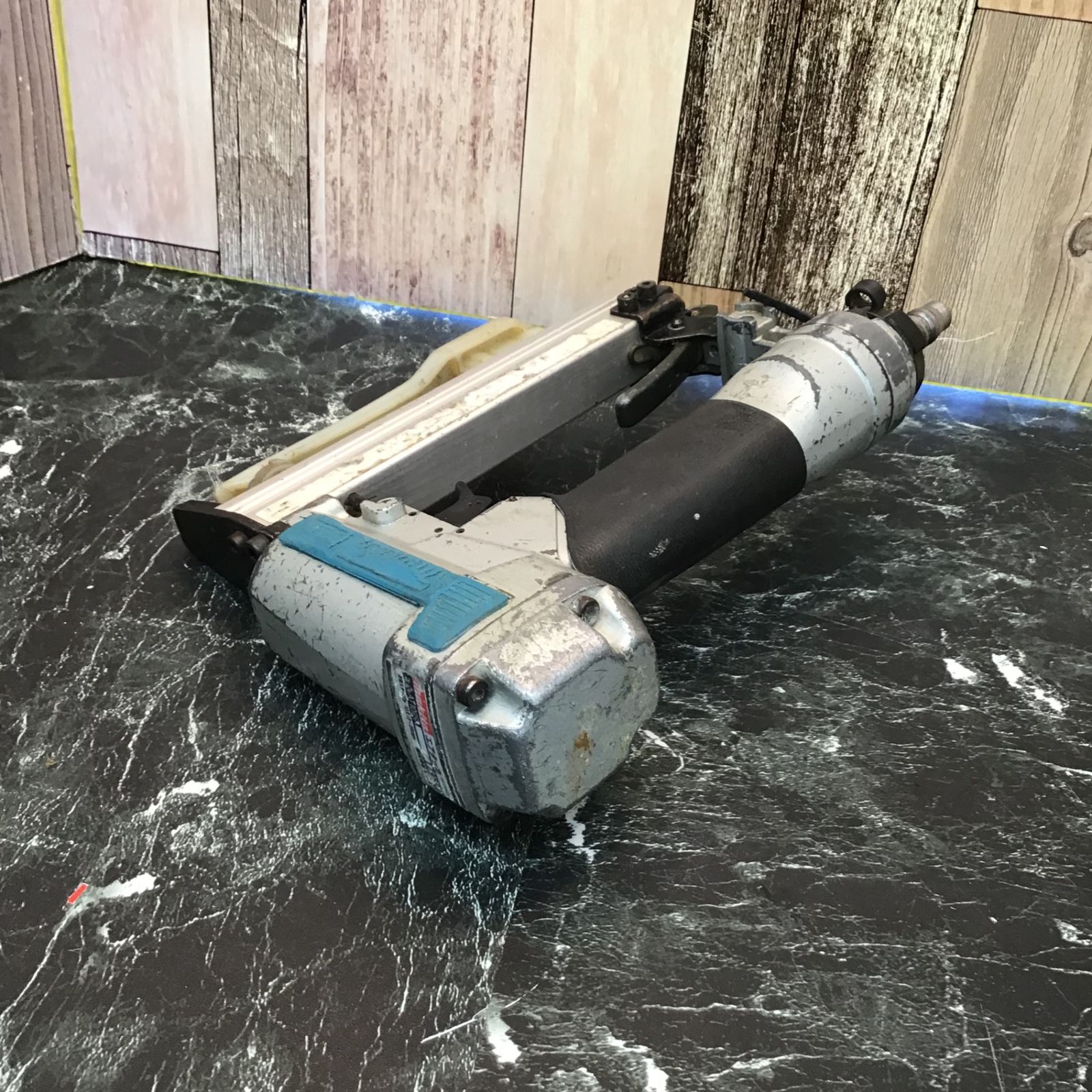〇マキタ(makita) 常圧エアタッカ 10mm AT1025AK【八潮店】 - メルカリ