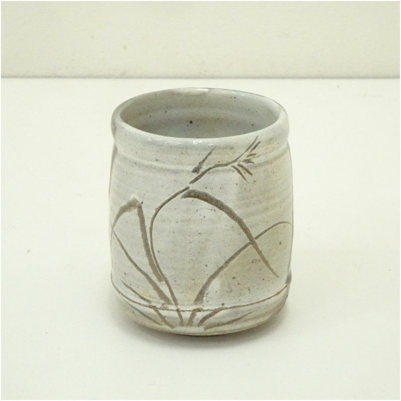 唐津焼 十三代 中里太郎右衛門窯造 織部唐津湯呑（共箱） 湯飲み