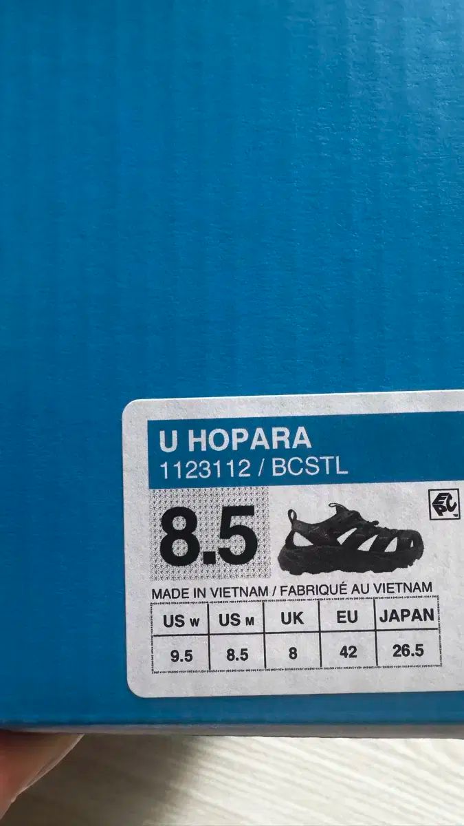 HOKA ONE