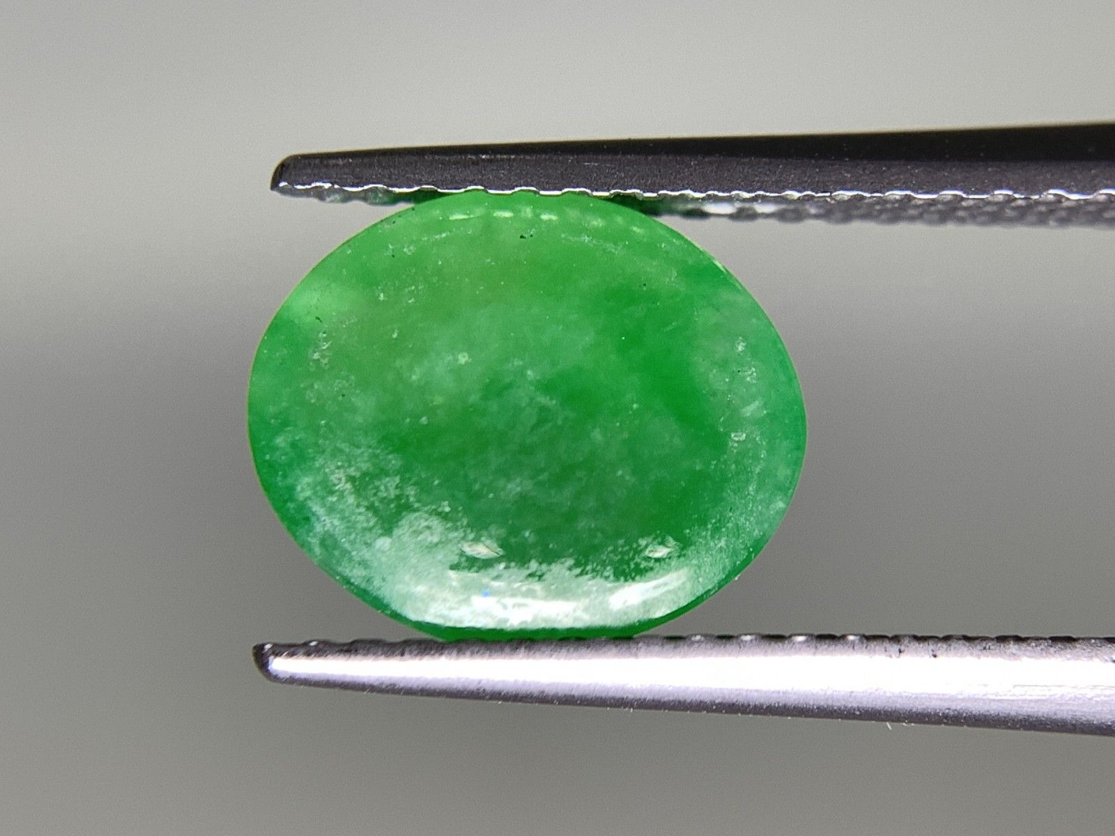 ひすい（ヒスイ 翡翠） 天然 2.453ct 宝石ソーティング付き 9.6㎜×8.0