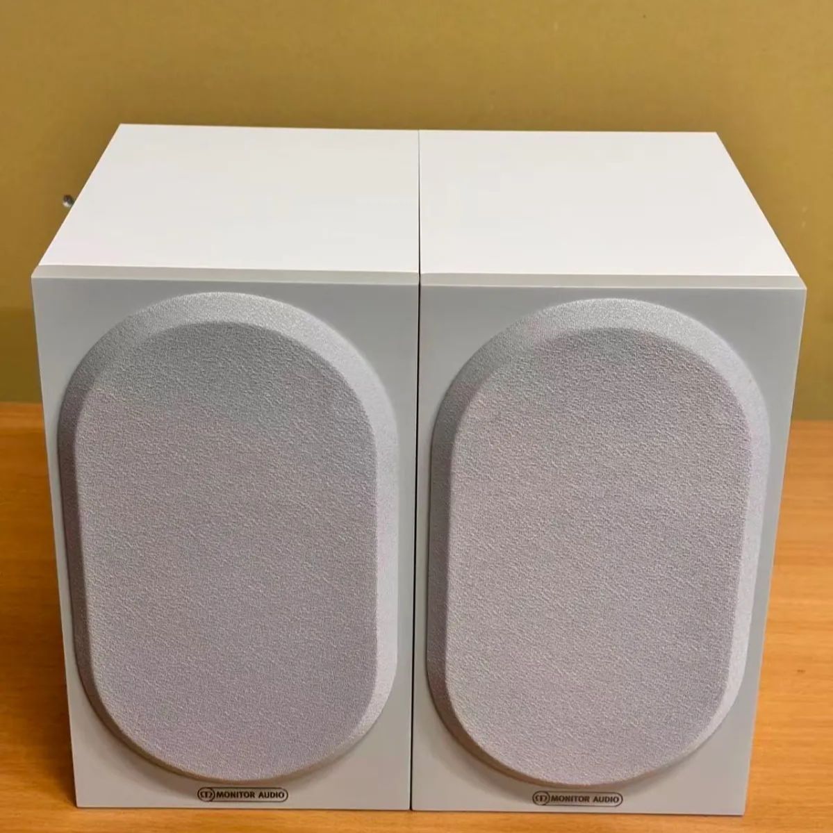歓迎します! ♥ 展示 モニターオーディオ BRONZE50-6G WH WHITE ペア ブックシェルフ型スピーカー