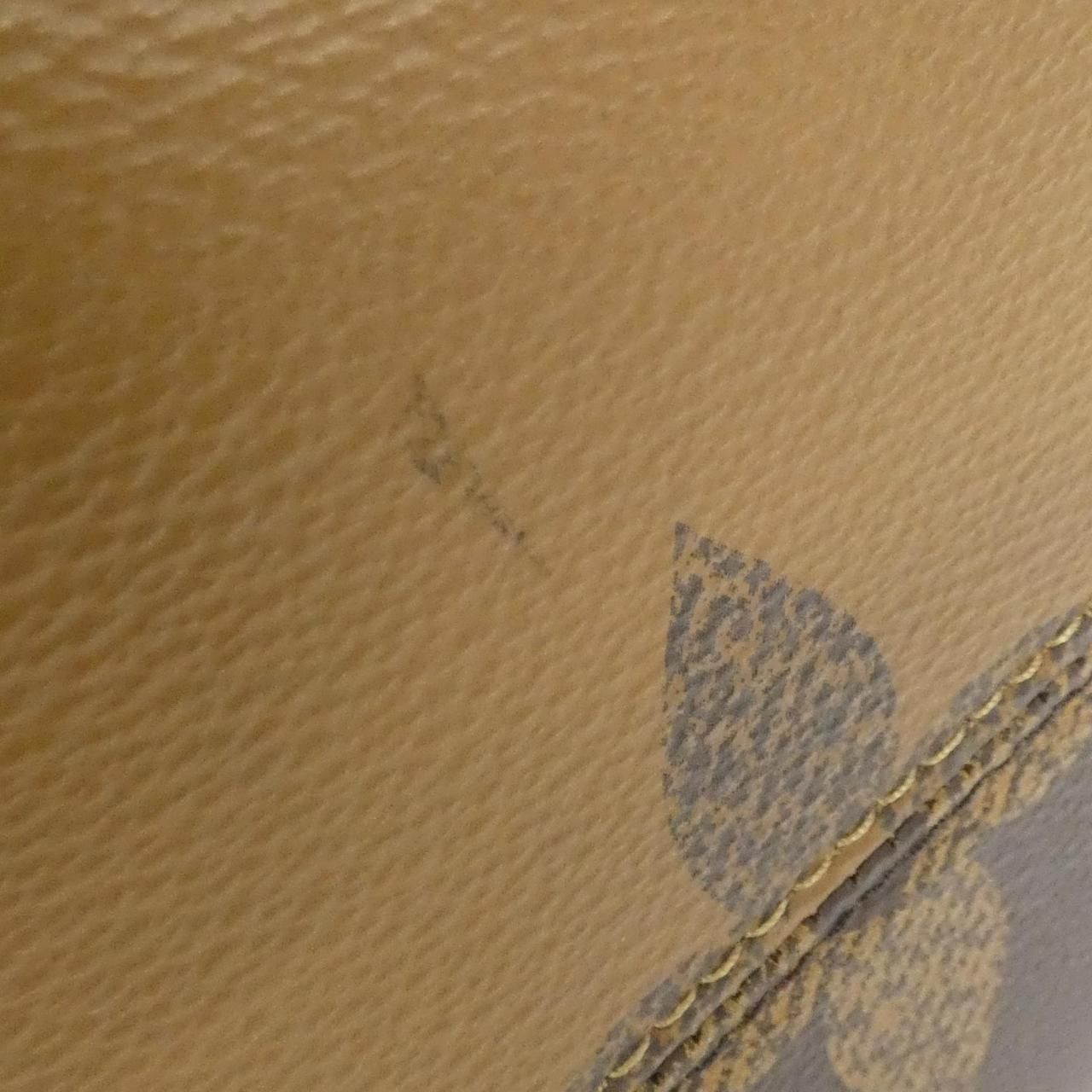 モノグラム ジャイアント