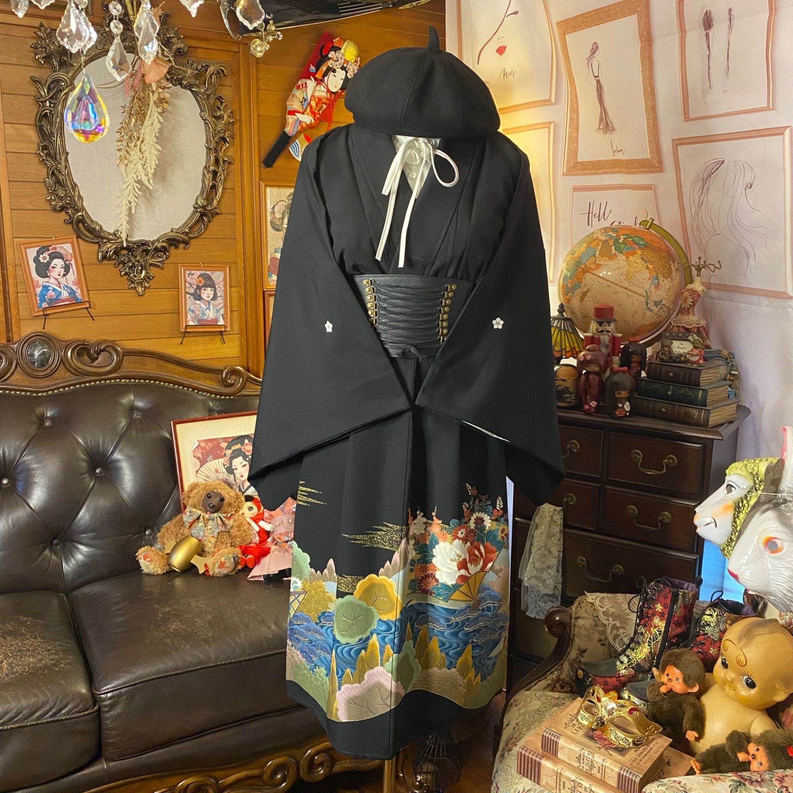 和洋折衷 黒留袖 着物 リメイク ワンピース ドレス 洗える 化繊 ハンドメイド レトロ 古着 黒場に絵巻の風景が咲く TKW-77