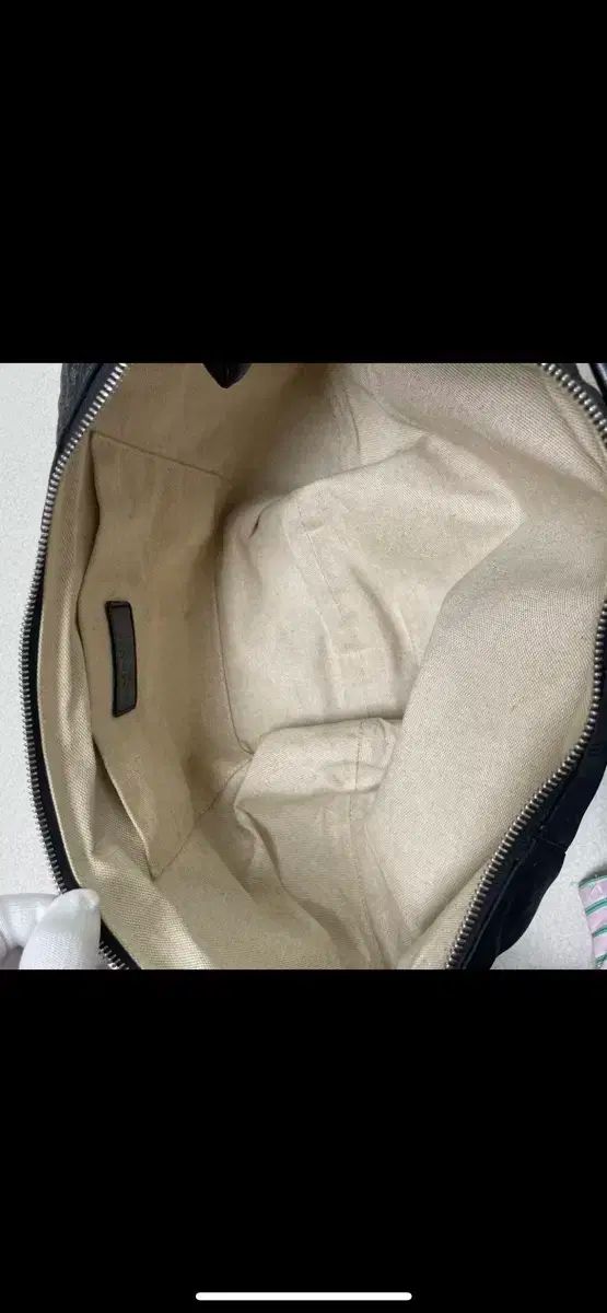 ラージ ブラック