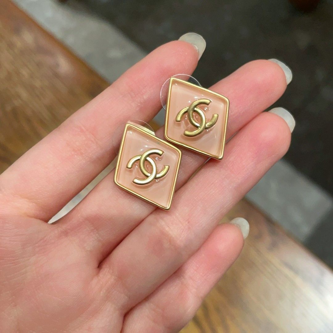 今日特価】Chanel 中古 ダブル C ピアス 送料無料！在庫限定