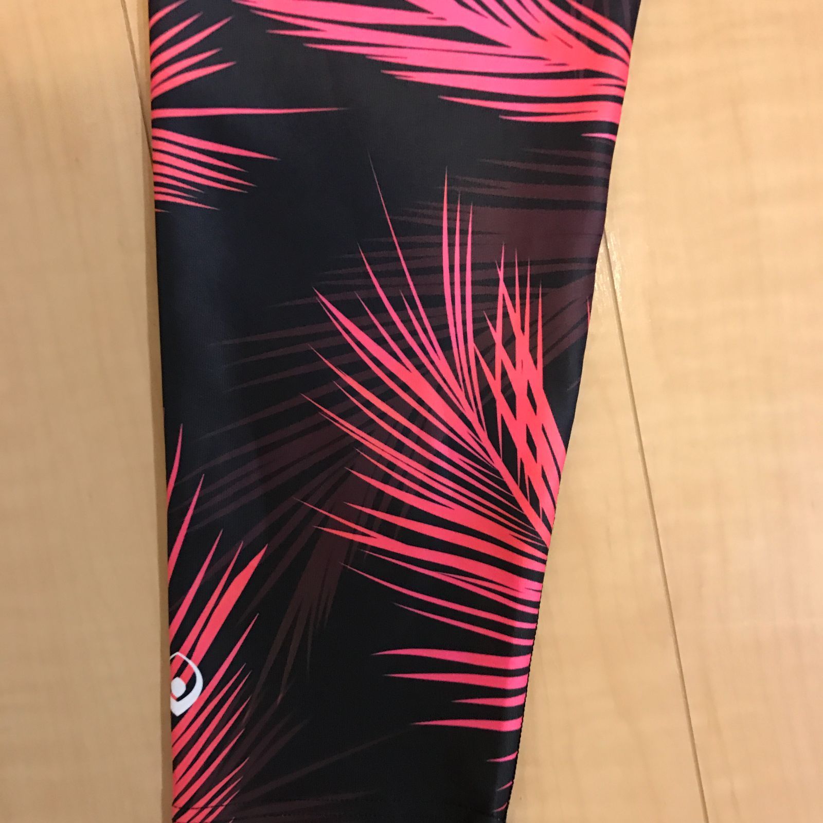 JOURNEY柄【新品】inner fire ヨガレギンスカプリ丈 inner fire ヨガレギンスカプリ丈 PALM SUNSET柄 - メルカリ