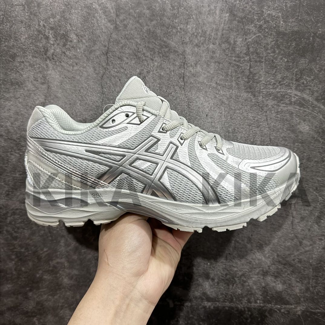 未使用新品  Asics GEL-FLUX 4  靴  スニーカー