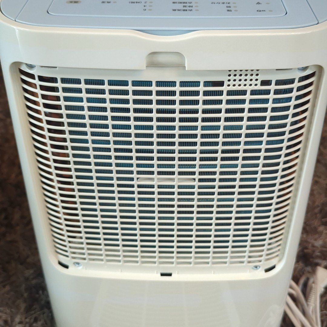 used】SHARP シャープ 除湿機 CV-G71-W 2018年製 Amazon.co.jp