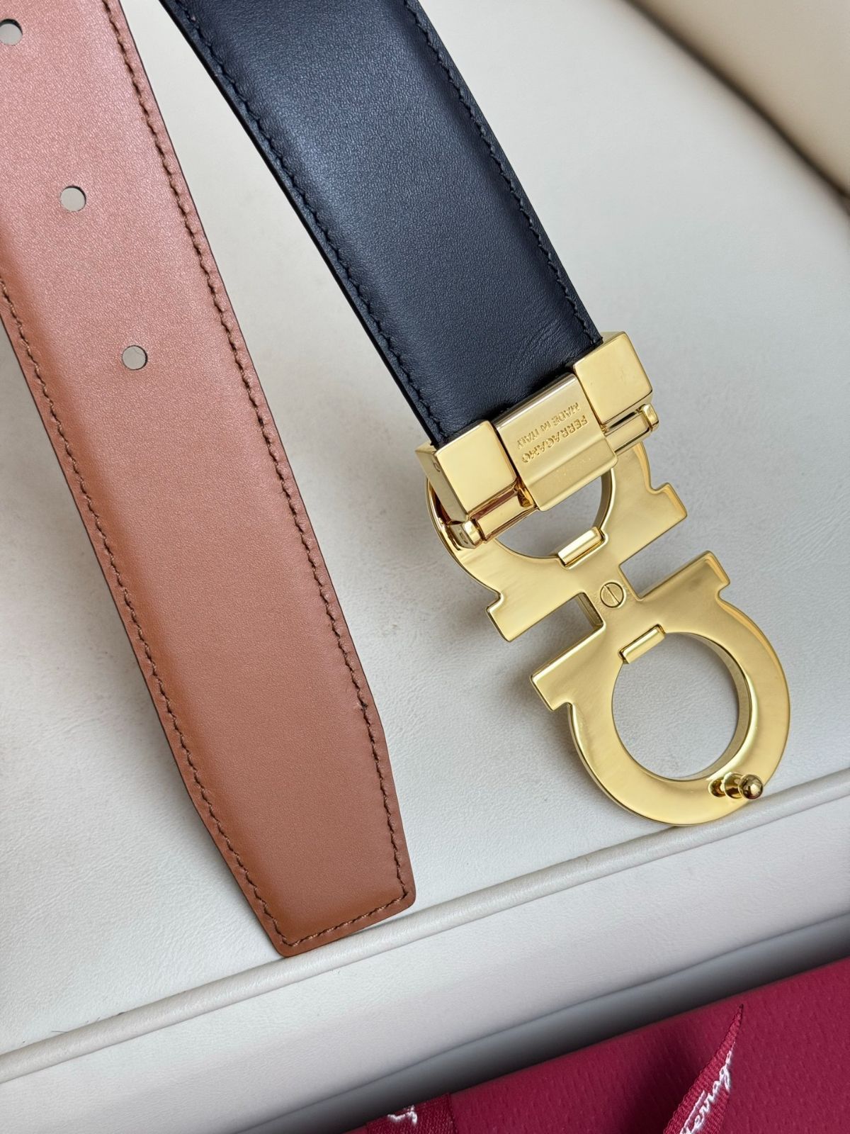 関税込【Ferragamo】ダブルベルトバッグ 今日特価】Ferragamo ダブル面使用 本革ベルト-2 - メルカリ