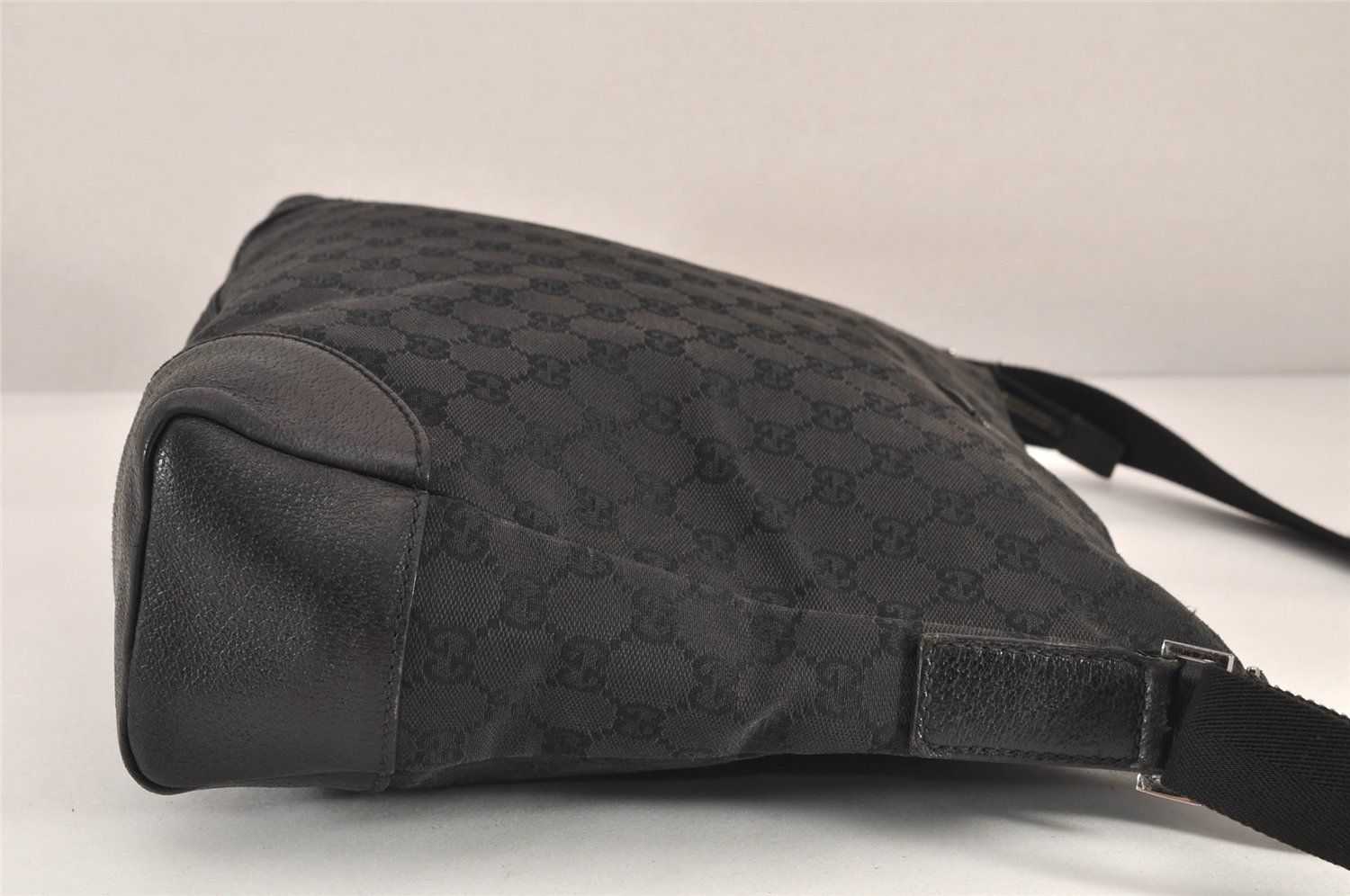 GUCCI グッチ ショルダークロスボディーバッグ GGキャンバス