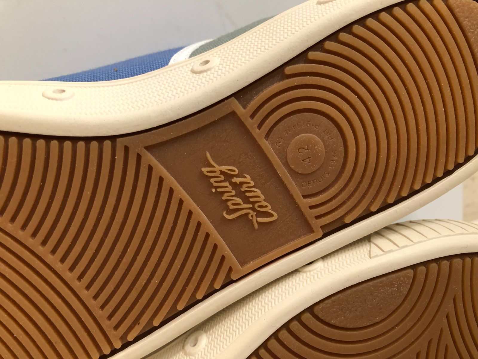 aga⭐︎スプリングコート The latest winter sports mix outfit! Coat + sneakers are the