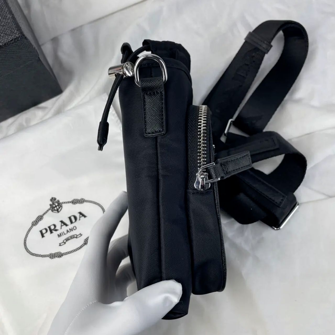 美品 箱付き】PRADA プラダ·Re-Nylon スマートフォンケース 即日発送  