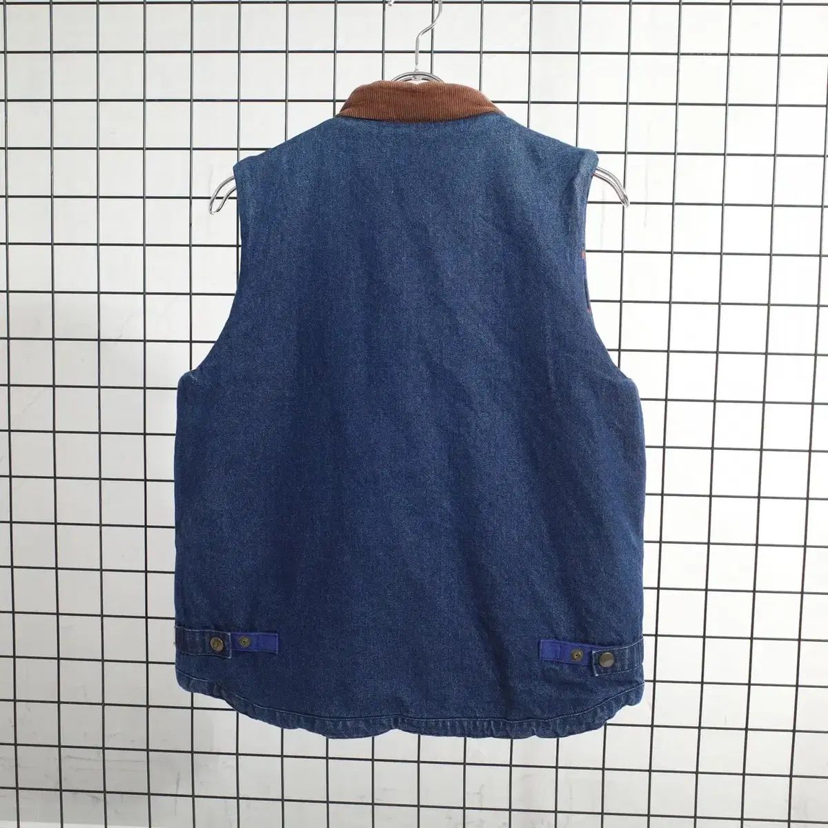 chums reversible vest