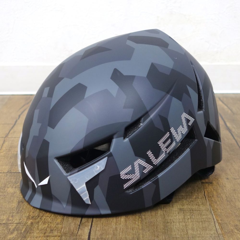 極美品 サレワ SALEWA VEGA ベガ ヘルメット 59-63cm クライミング 登山 軽量 アウトドア 極美品 サレワ SALEWA VEGA ベガ ヘルメット 59-63cm クライ