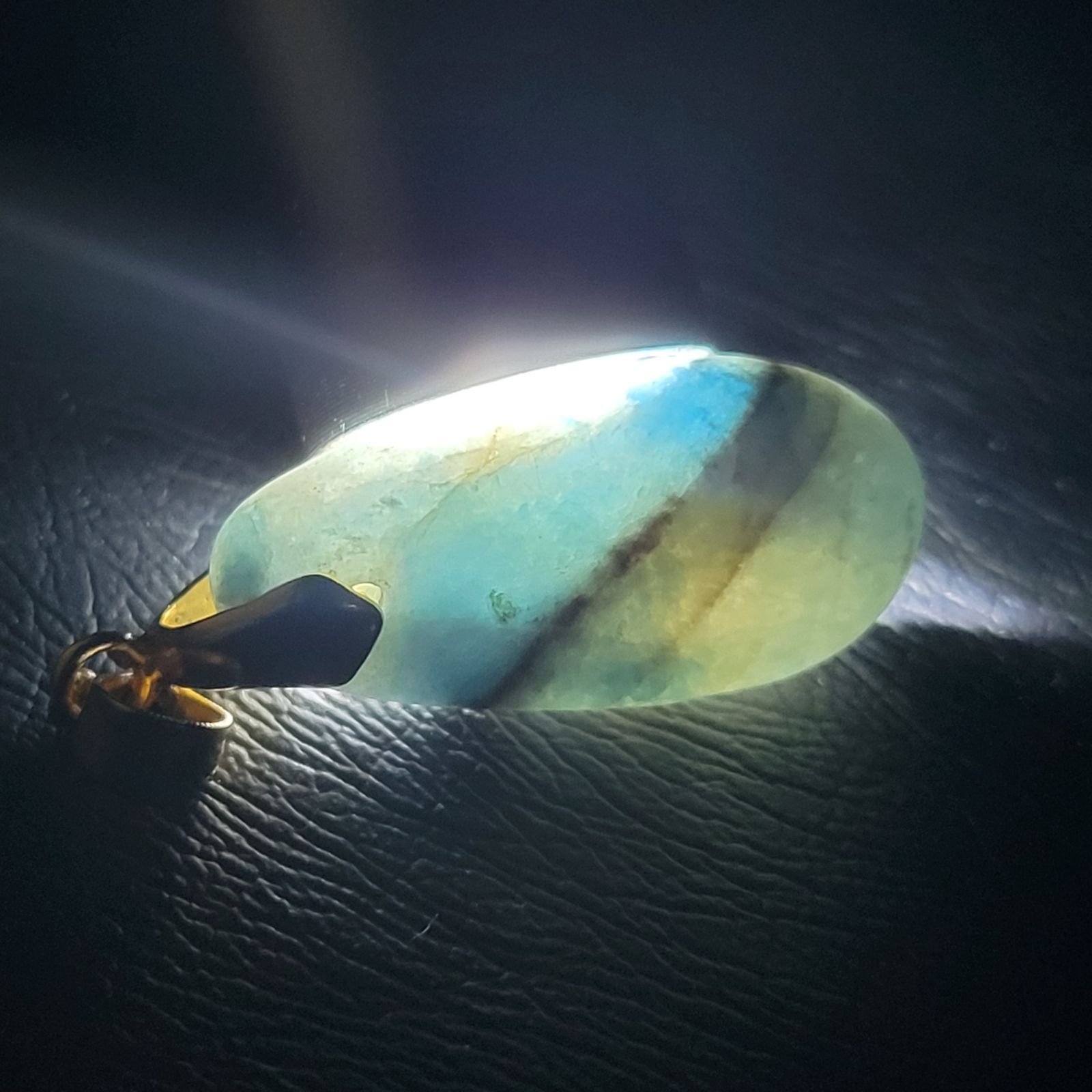 入コン沢ペンダントトップ:糸魚川翡翠:金具シルバー(SV925)付き 糸魚川