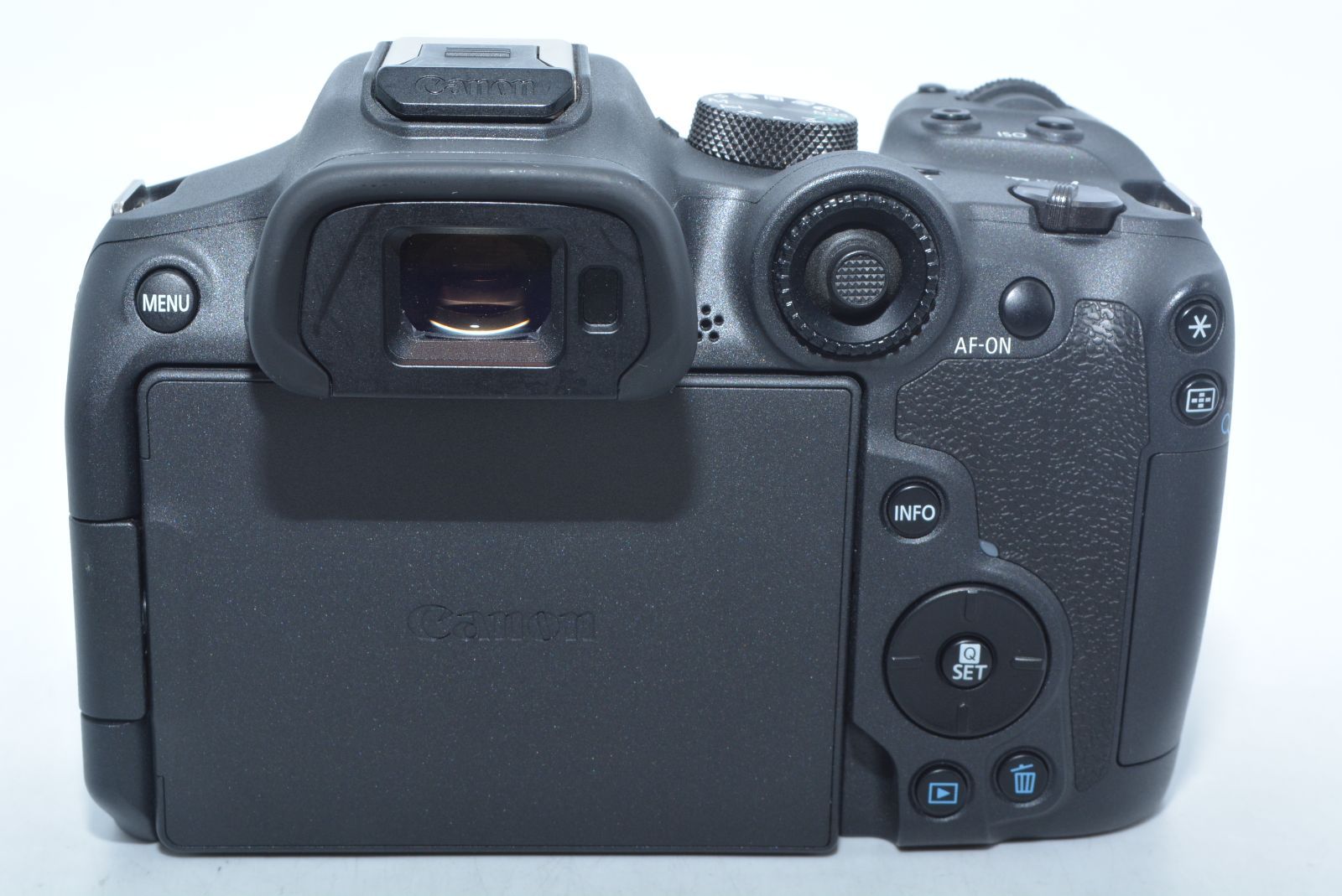 EOS R7