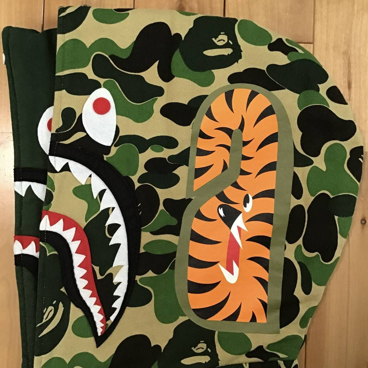 アベイシングエイプ カモフラージュ サメフード パーカー COLOR CAMO