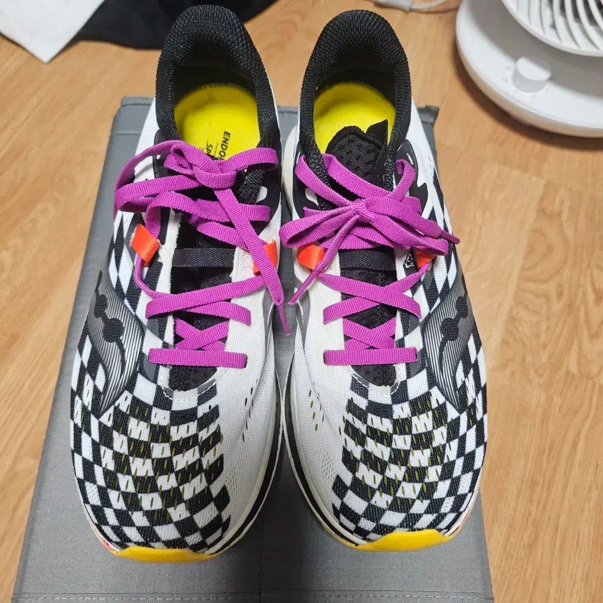 Saucony サッカニー アンドルフィンプロ2 250サイズ